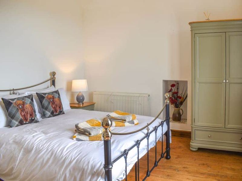 Bedroom- click for photo gallery